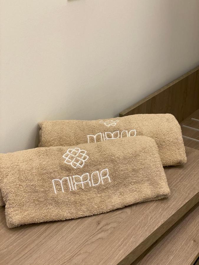 Mirror Hotel Polychrono Luaran gambar