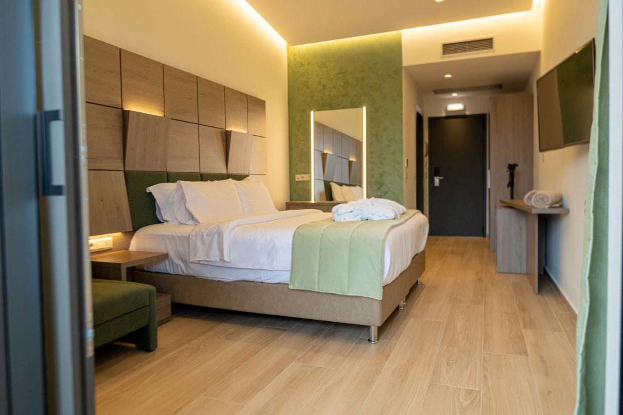 Mirror Hotel Polychrono Luaran gambar