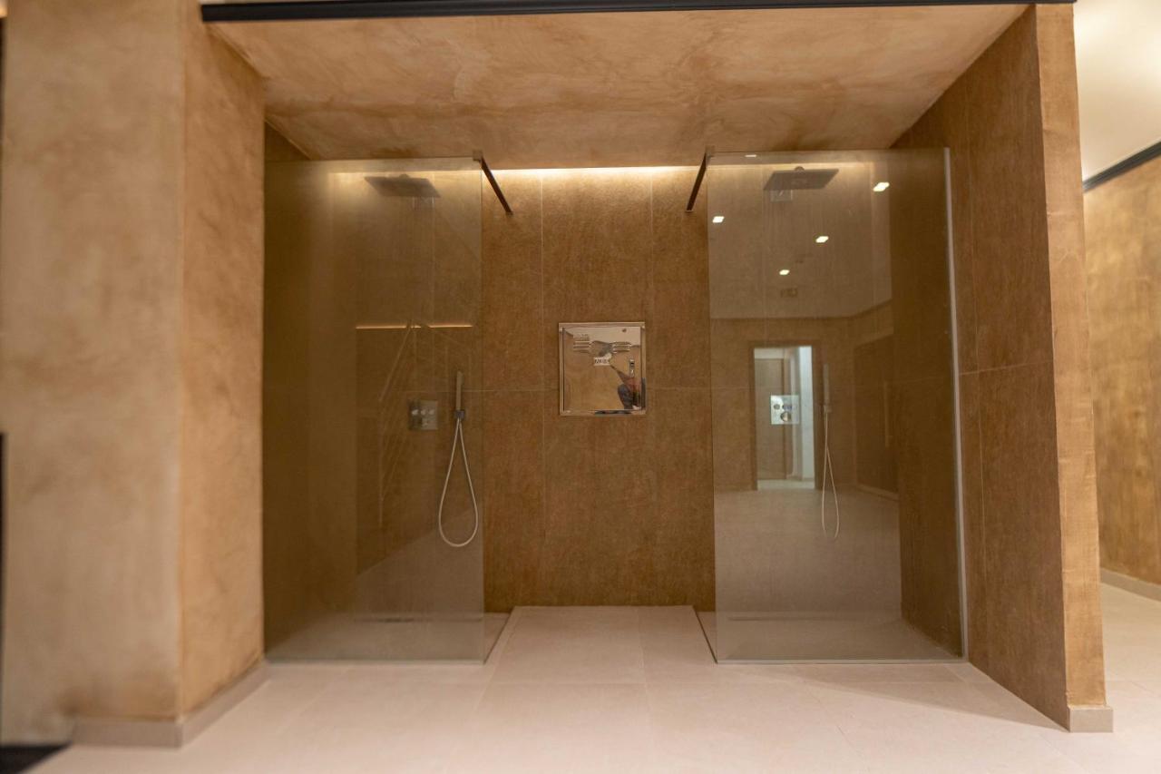 Mirror Hotel Polychrono Luaran gambar