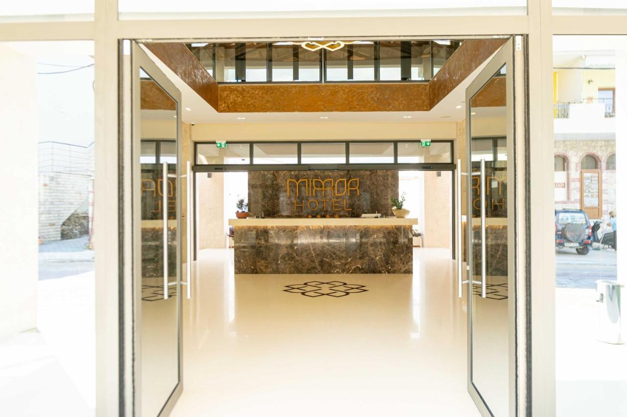 Mirror Hotel Polychrono Luaran gambar